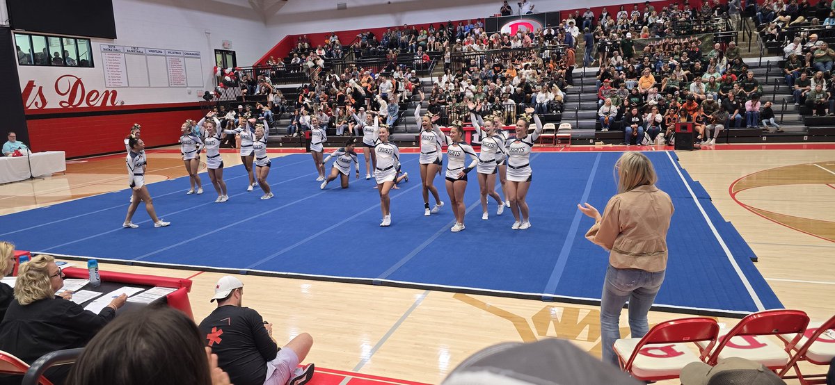 When you have the opportunity to watch your PG show off her other skillset, you take it! What an extremely talented group of young ladies. <a href="/kylacantey3/">KylaCantey3</a> #FLIP