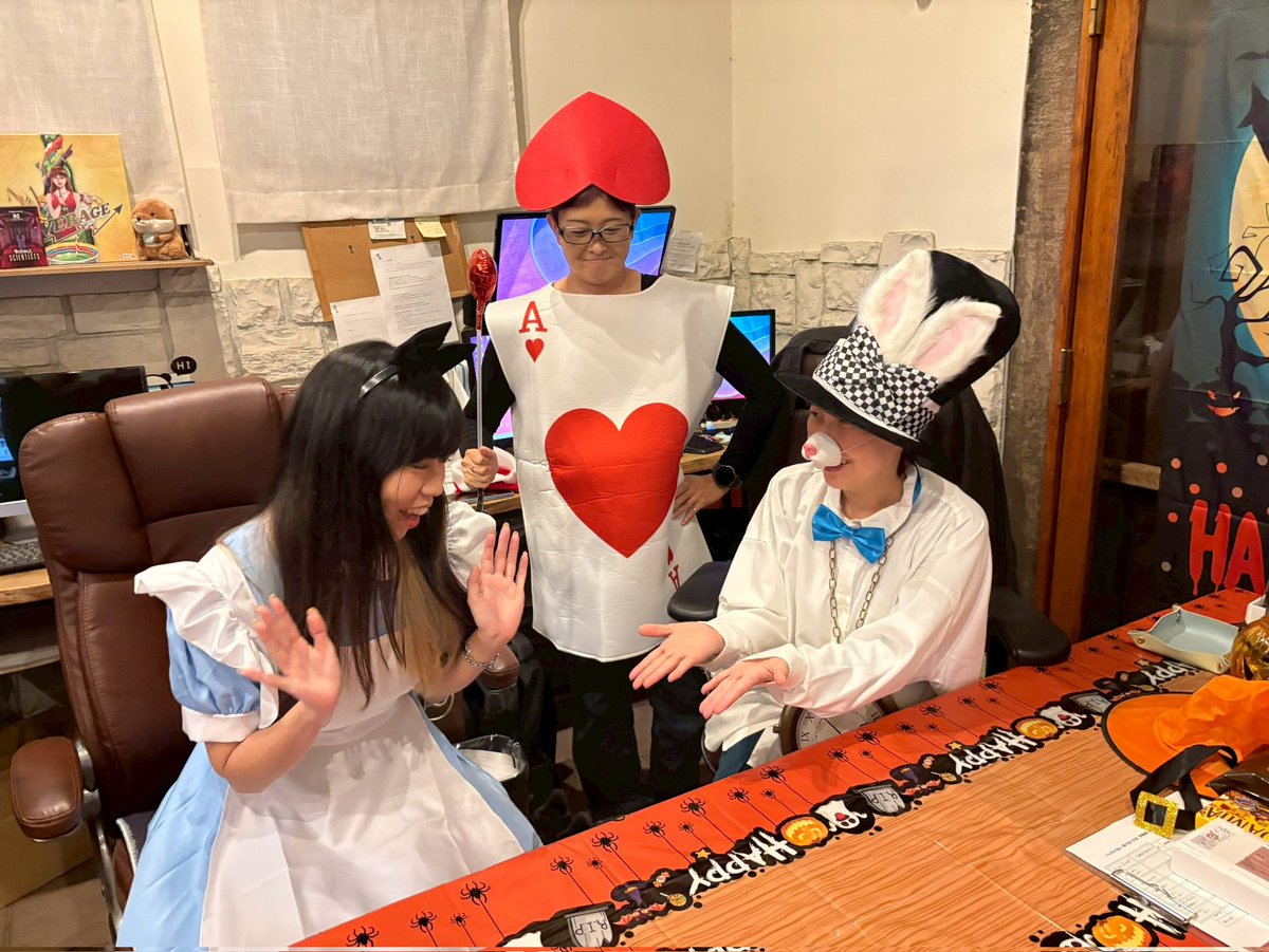 kuhn_sato_can's tweet image. 急がなくっちゃ！！
#ハロウィンパーティ　が始まっちゃうよ！
#不思議の国のアリス　#うさぎ　#アリス　#ハートの兵隊　
#お茶会