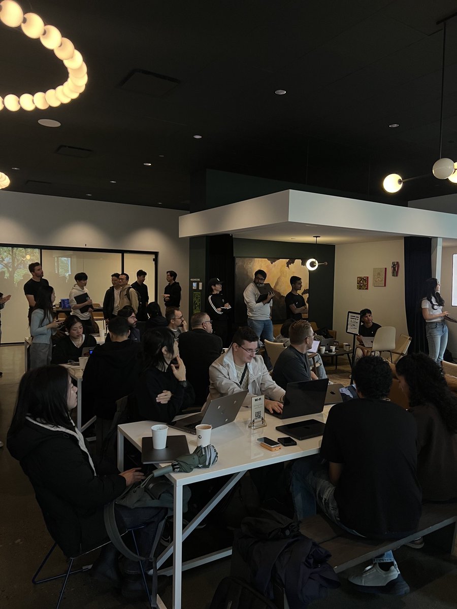 divandcode's tweet image. Pop up for the community @cursor_ai and free credits 💵