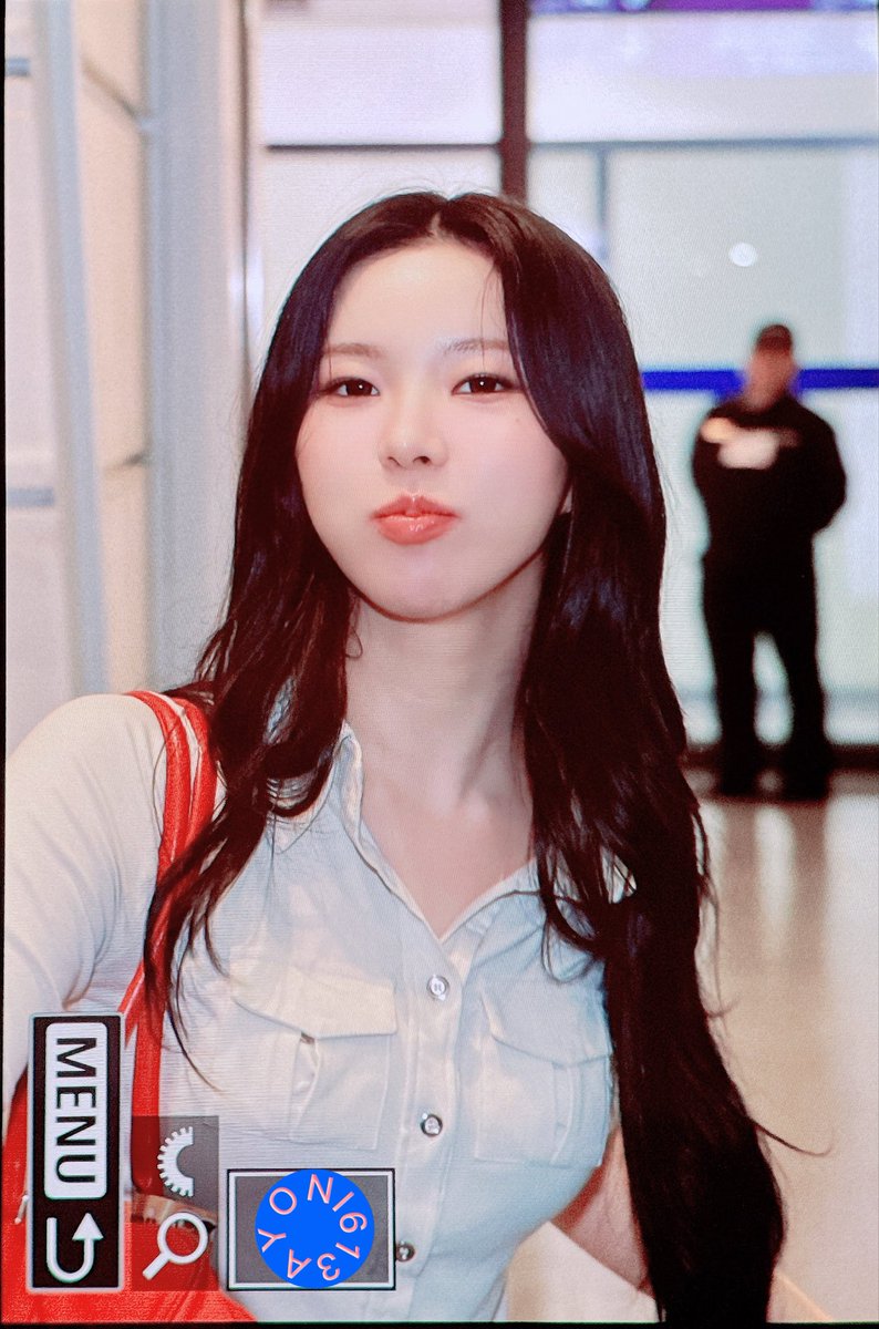 ayoni613's tweet photo. 251026 TPE 입국 프리뷰

수고했어💦

#아연 #ayeon
#젠블루 #GENBLUE #幻藍小熊 
#BADASS #MIRROR 
@GENBLUE_ten https://t.co/yspQz2bvia