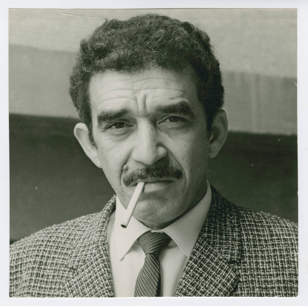 Antes de #CienAñosDeSoledad', #Gabo ya trabajaba en algunos elementos característicos de su obra: forasteros que alteran pueblos dormidos, figuras de poder inesperadas y animales cargados de simbolismo.

Estas constantes, presentes en 'La siesta del martes' y 'Un día de estos',