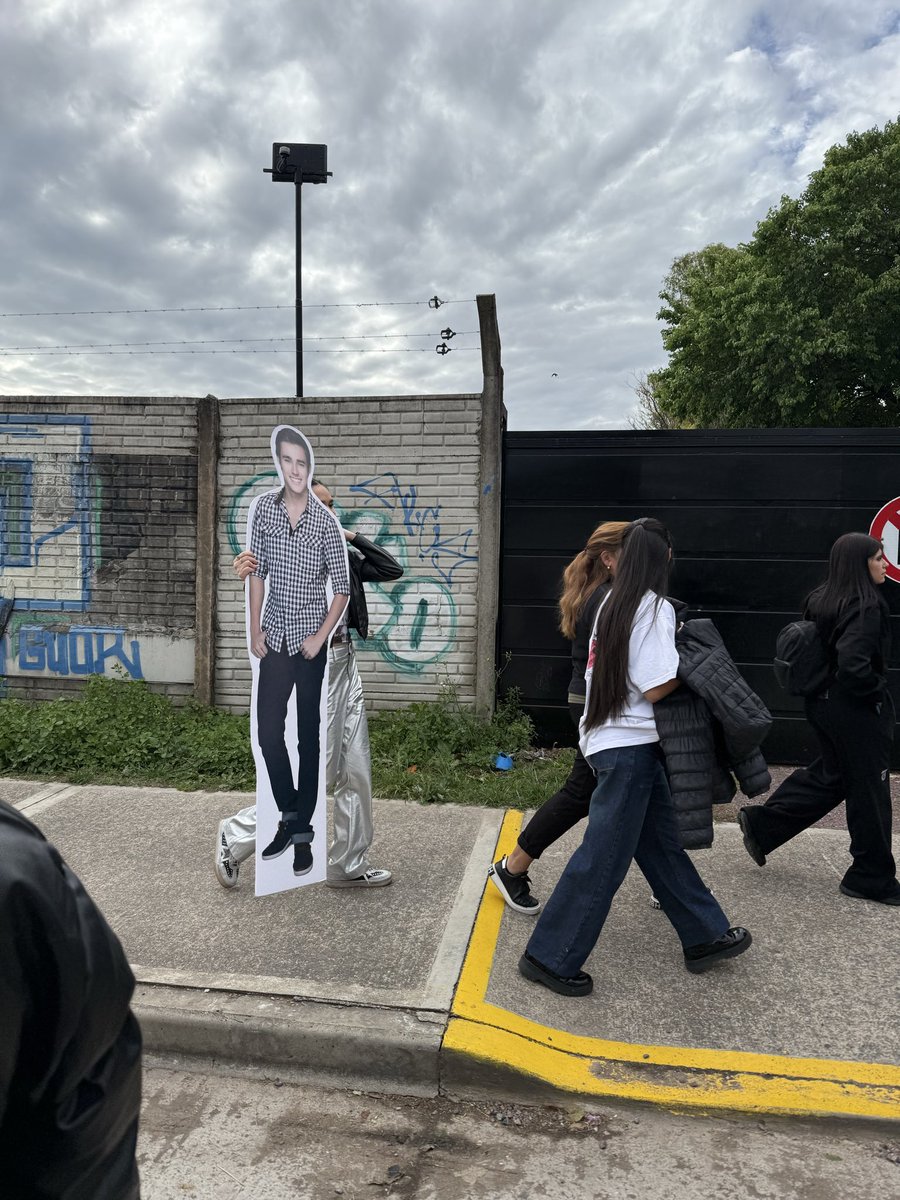 leon presente