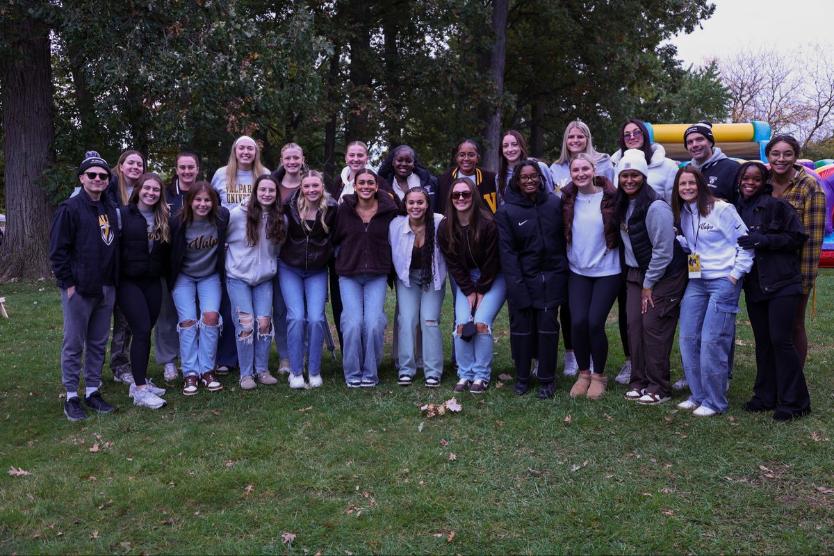 Happy Homecoming from us and our alumni! 💛🤎