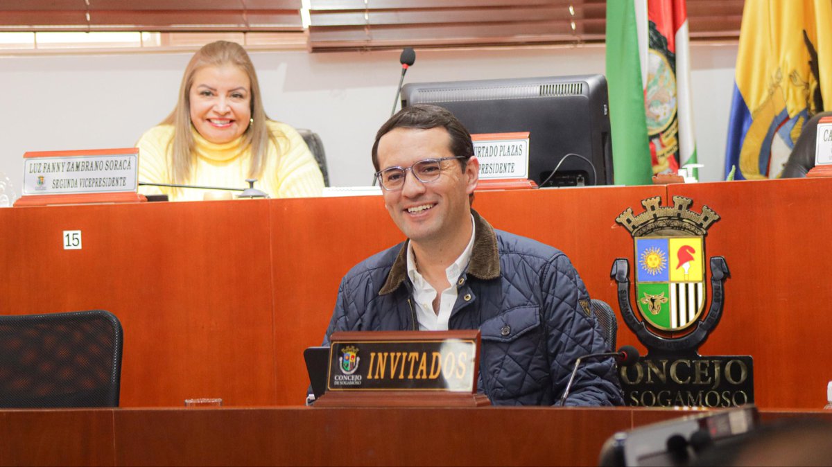 En Sogamoso, socializando resultados y avanzando por Boyacá. 💚

Atendimos la invitación del Concejo Municipal de Sogamoso para compartir nuestra agenda de gestión, región y legislativa. Y también los resultados de gestión que hemos logrado por este gran municipio.

Gracias a