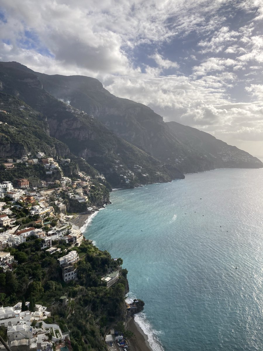 CGS_Geography's tweet photo. 🚌 Sorrento - Positano - The beautiful Amalfi coast line 🍋 https://t.co/m73UQLNGaM