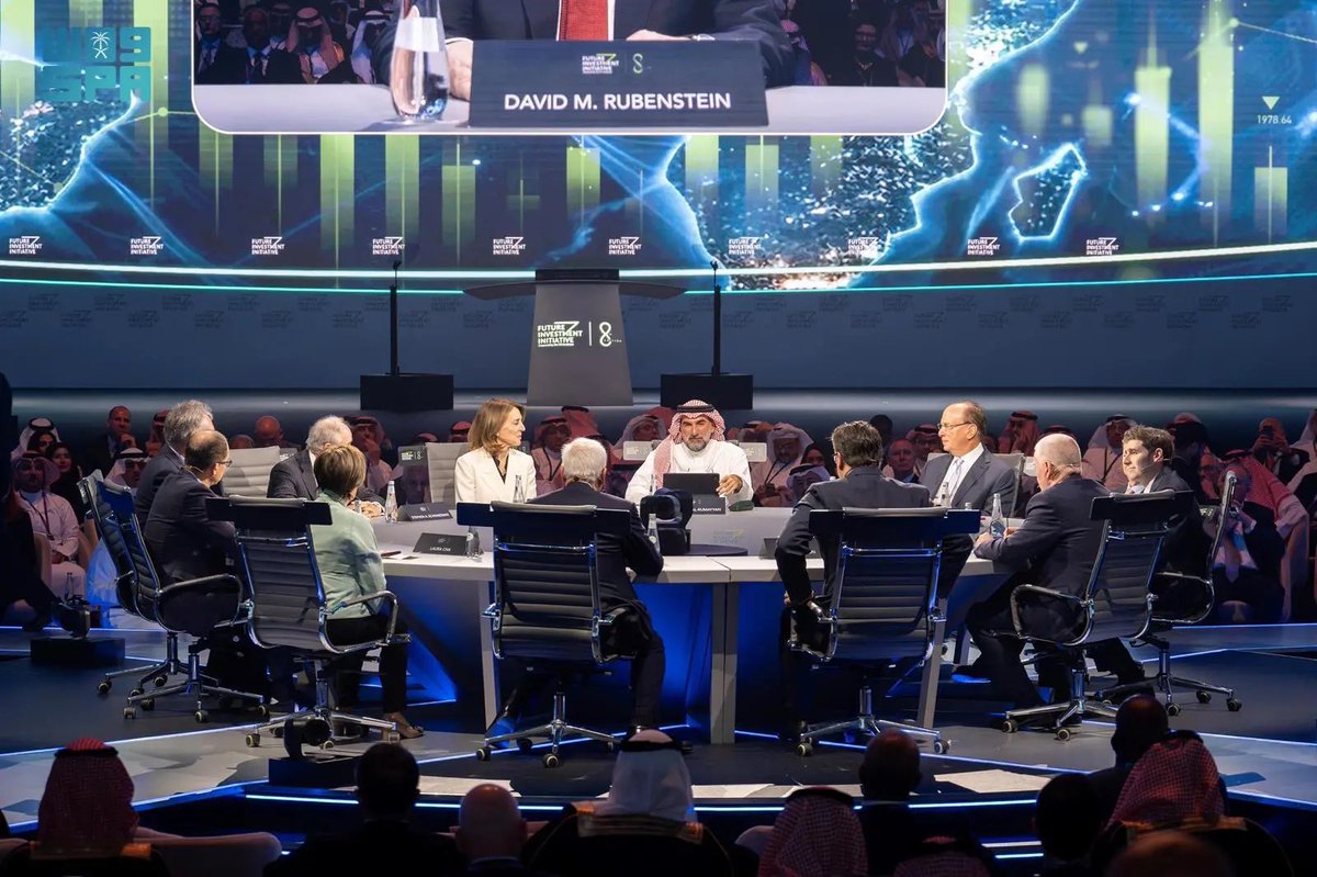 SaudiProject's tweet photo. مؤتمر #مبادرة_مستقبل_الاستثمار على الأبواب 🇸🇦

ينطلق المؤتمر هذا الأسبوع في الرياض بحضور قادة الدول والأعمال والاقتصاد، خلال الفترة من 27 - 30 أكتوبر

- أكثر من 600 متحدث
- اتفاقيات بأكثر من 60 مليار دولار
- سيحضر المؤتمر أكثر من 20 رئيس دولة https://t.co/JwofEJbpOP