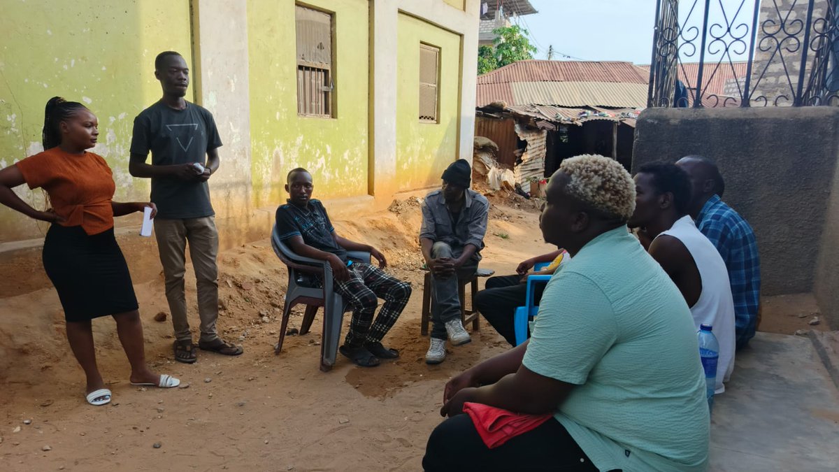 ThriveTogetherF's tweet photo. Today we held a session at Bahati, where we reminded each other that healing starts with awareness💚 @Mizizi_Youth 
 #EndTheStigma #MentalWellness #thrivetogethercbo https://t.co/3dLqIawcLM