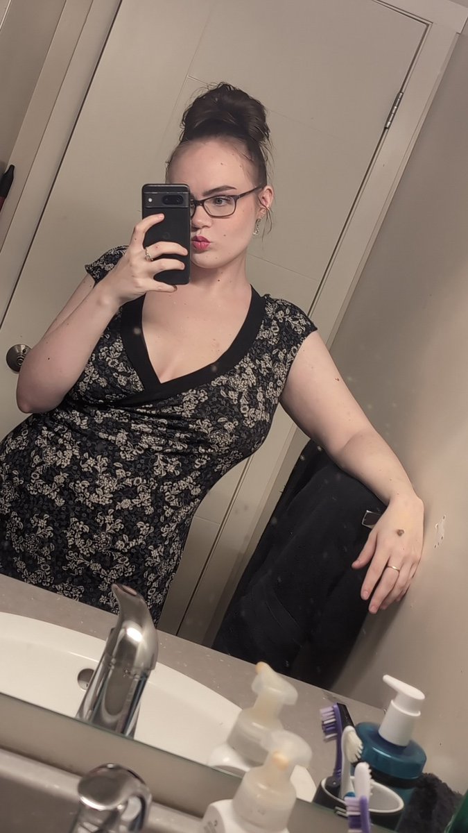 Feeling Myself Today ☺️ twitch.tv/mslilacqueen