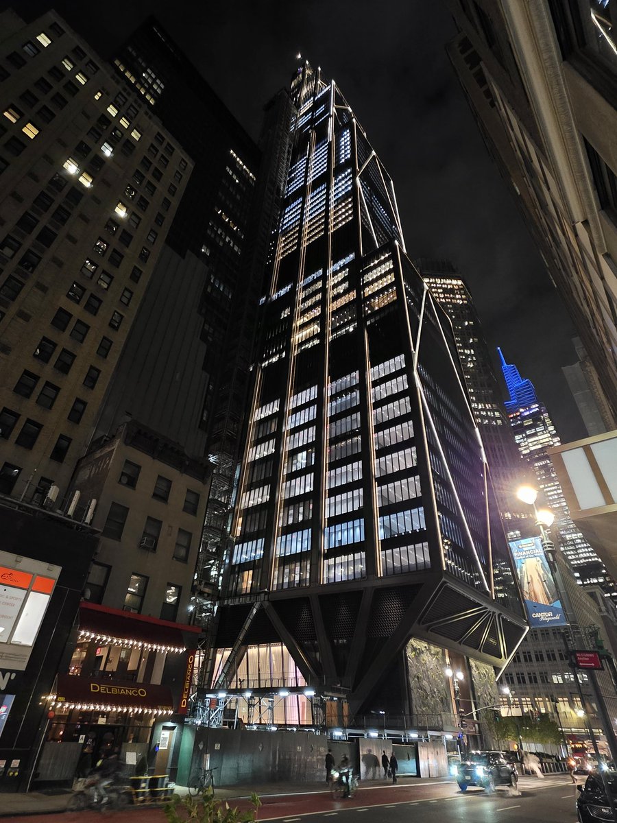 victor_mapunga's tweet image. I try to walk by each day I'm here just to continue getting inspired by the sheer audacity of American capitalism.