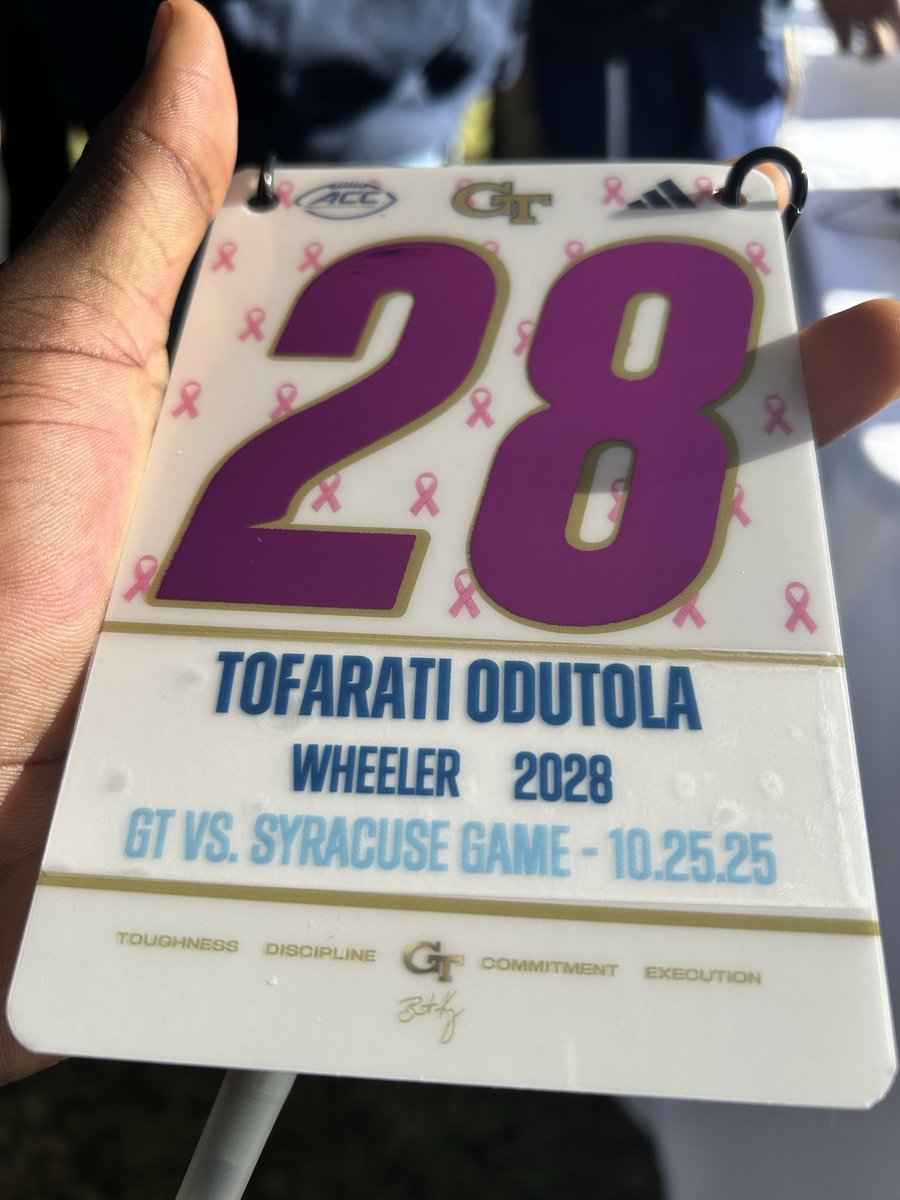 Thatkiddbolt8's tweet image. Thank you to all the Coaches that talked to me at the game.I had a great time! @coach_norv @corypeoples @Coach_C_Beal @CoachLoveB1 @DrizzyDre_478 @CoachTMcKnight @Coach_KJones7 @Rivals @RecruitNE_GA @247Sports @borntocompete  #stingem #GeorgiaTechYellowJackets #ball