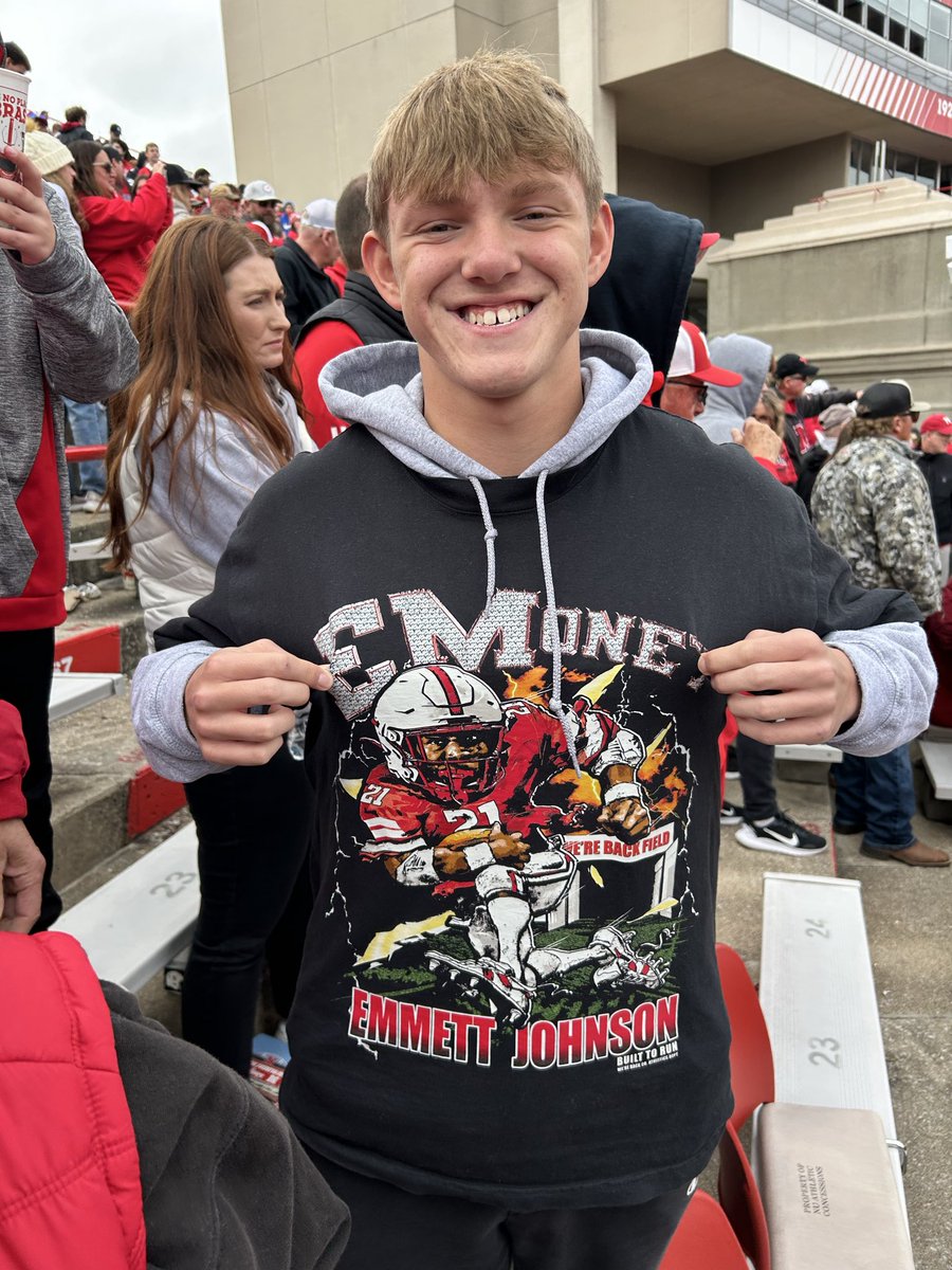 ArickTheRed's tweet image. W. Pound the rock!!! #EMoney #EmmettJohnson GBR @wereback_co @HuskerFootball