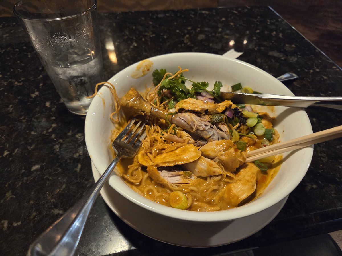 While in Phoenix, I had to try The Wild Thaiger. On the menu were Dragon Eggz (shrimp, pork and crab dumplings) and Kao Soi (chicken, fried noodles and peanut sauce).