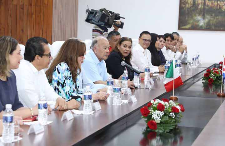 ACN_Cuba's tweet photo. 🇨🇺🤝🇲🇽|| Apuntan Cuba y México a impulsar cooperación partidista

👏 @PartidoPCC y el Partido del Trabajo de México (PT) firmaron hoy un Acuerdo de Intercambio y Cooperación interpartidista durante un encuentro sostenido entre representantes de ambas organizaciones políticas. https://t.co/PcTAC6xnTz