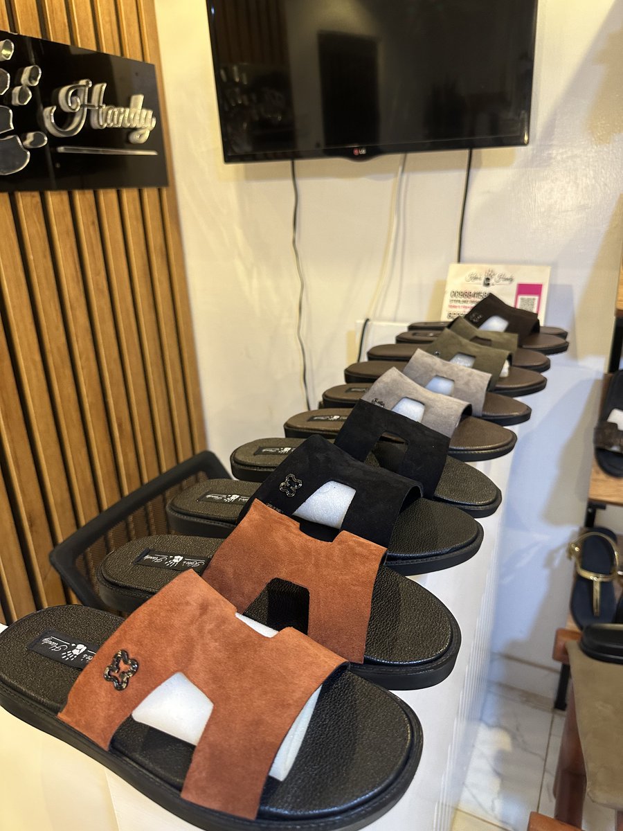 kehker's tweet image. I want to sell 100 pairs of these in November… 
Amen 🙏🏾