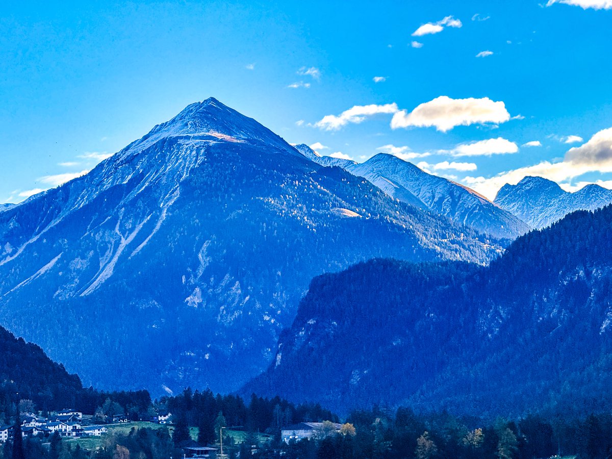 Auf dem Berg so stolz und schee, glitzert weiß der frische Schnee, über Gipfel, still und netta, grüsst vom Himmel der #Muchetta.