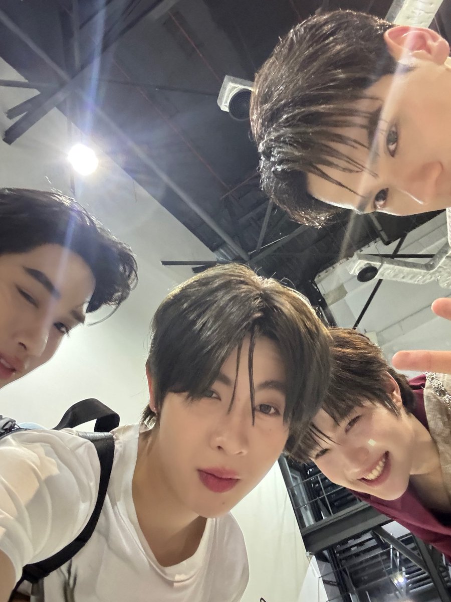 วันนี้ขอบคุณทุกคนมากๆเลยนะคับบ กุ้ดไนท์น้าา

Khemjira The Series Final EP
#เขมจิราต้องรอดตอนจบ