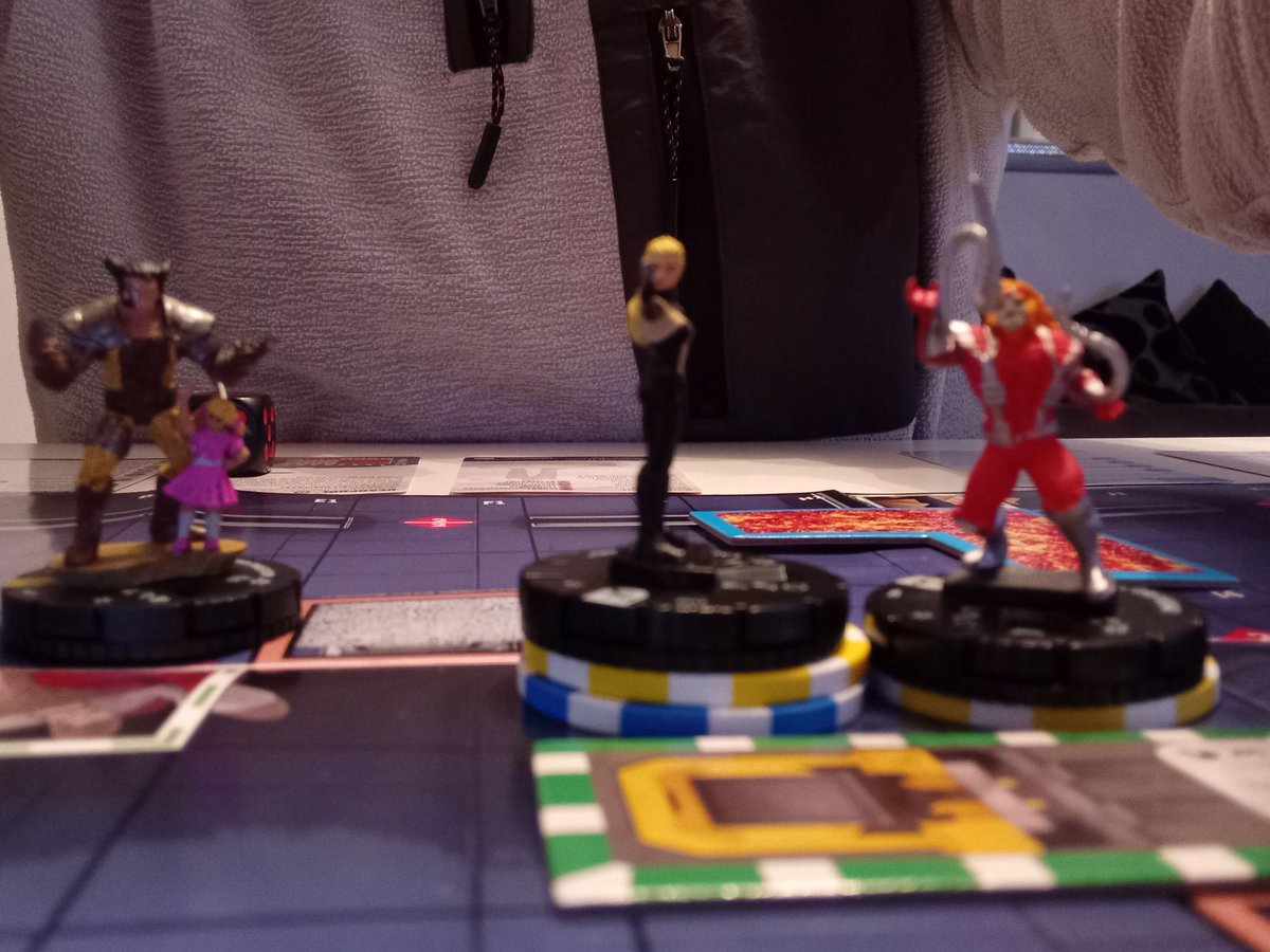 MarkLegend007's tweet image. Game 66 #heroclix Running the Patch SR with friends vs some Logan villains.
Wade xame thru with 2 pivotal 6 dmg on his BCF &amp;amp; didn't roll low.
Albert &amp;amp; LCD had their 1st  KO!