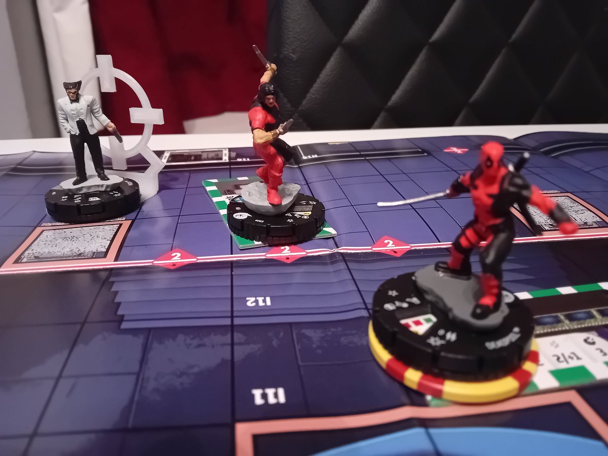 MarkLegend007's tweet image. Game 66 #heroclix Running the Patch SR with friends vs some Logan villains.
Wade xame thru with 2 pivotal 6 dmg on his BCF &amp;amp; didn't roll low.
Albert &amp;amp; LCD had their 1st  KO!