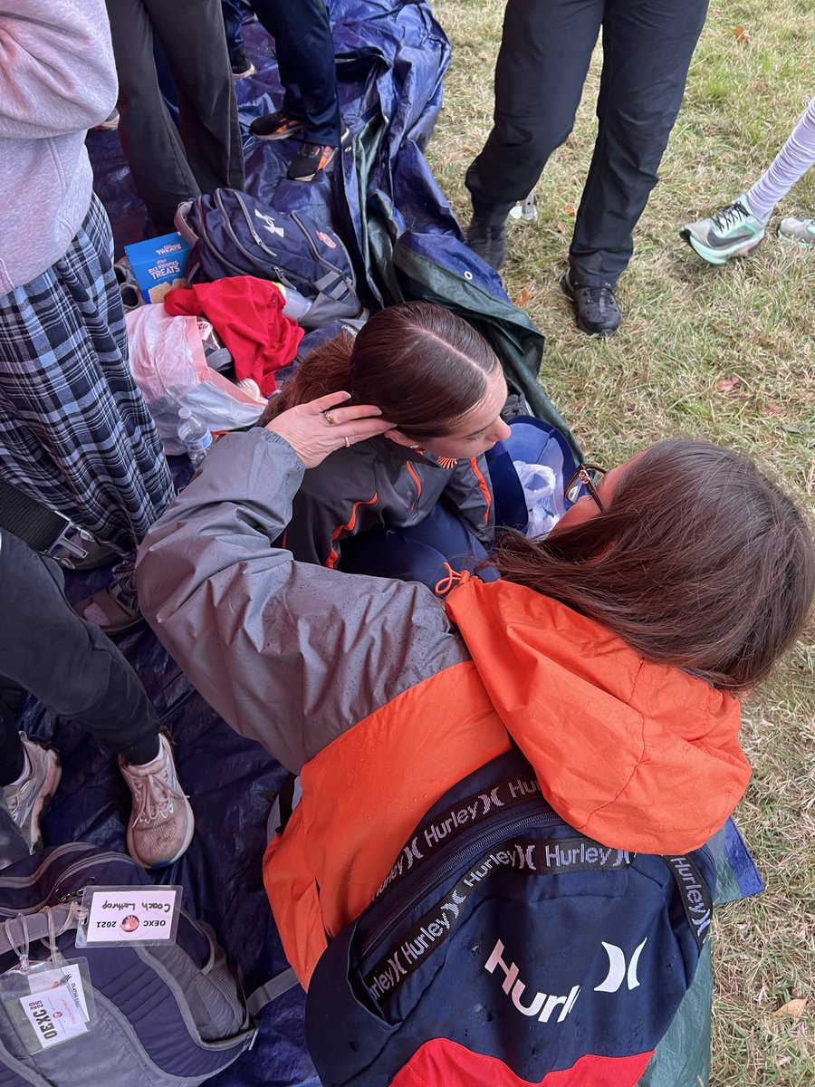 OEHawksXC tweet media