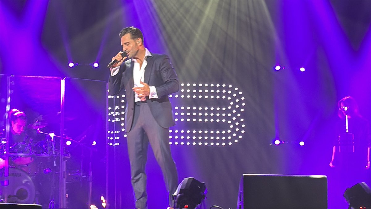 <a href="/David_Busta/">Bustamante</a> increíble concierto. Enhorabuena. Vaya crack!