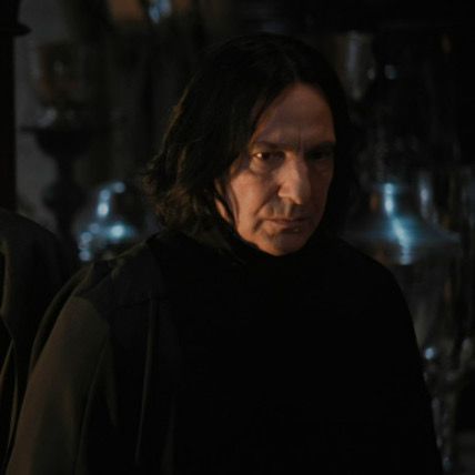 LOYALINPOTIONS's tweet photo. ⠀⠀
how  he  feels  coming  across  students  at  hogsmeade.  his  stress  level  is  high.
⠀⠀ https://t.co/Wrh7PbQvSv