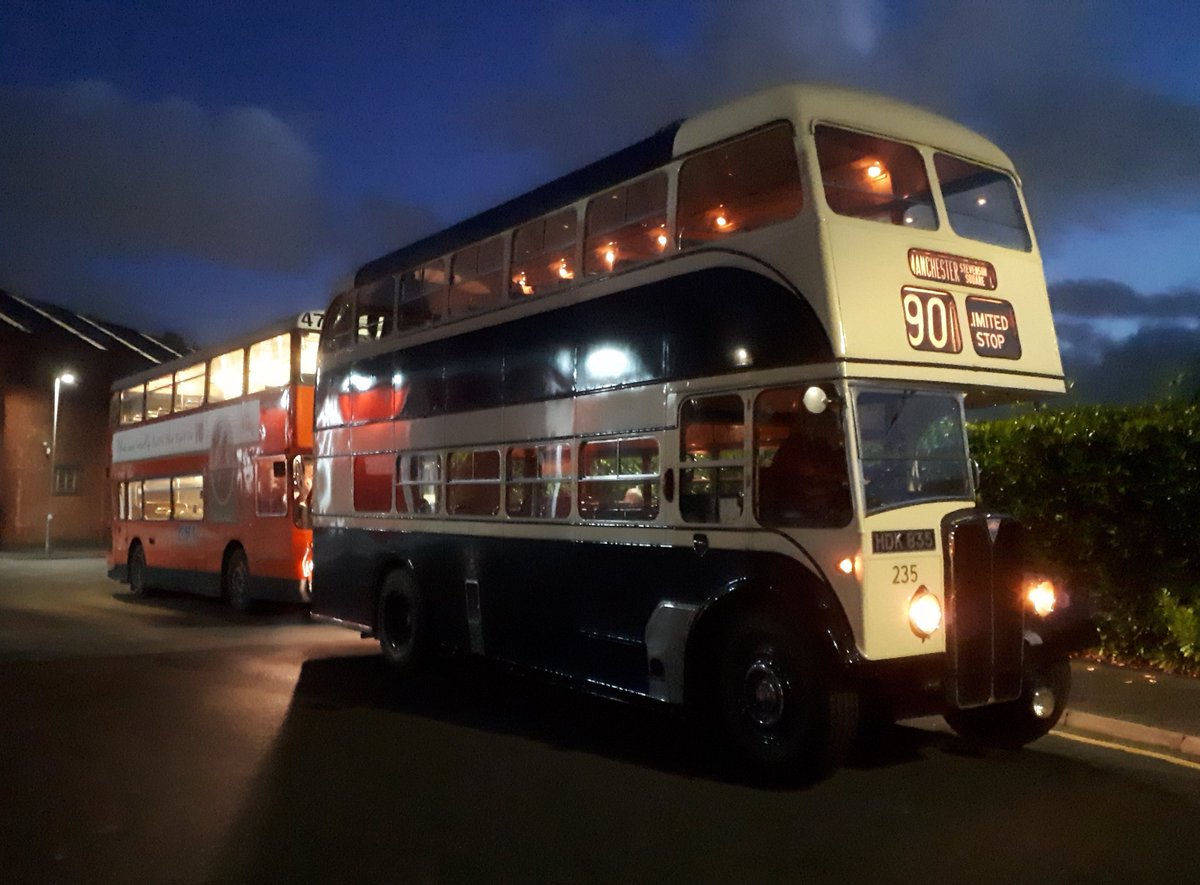 Ste_Jones75's tweet image. Enjoyed the Buses by Twilight event at @MoTGM today with @MarcJF241 . A variety of buses running to Shudehill and to Central Park Metrolink stop. 
Nice to also see @StevenHughes129 @BradleyTS2004 @rice_calum @First69217 @ianmacadam