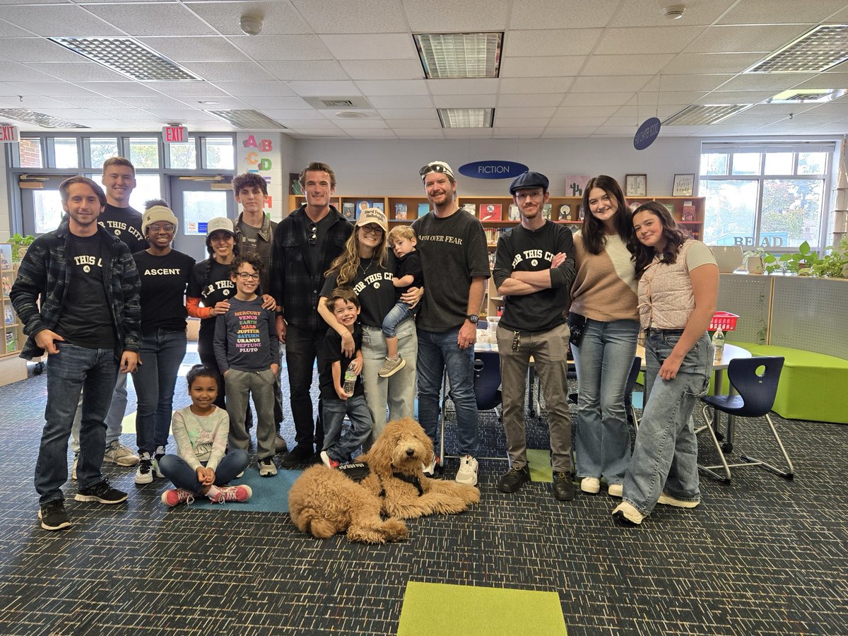 Thank you to the members of ASCENT church for coming out today for SERVE DAY at Holland! Many hands make for light work! #WeAreVBSchools <a href="/VBTitleI/">Title I VBCPS</a>