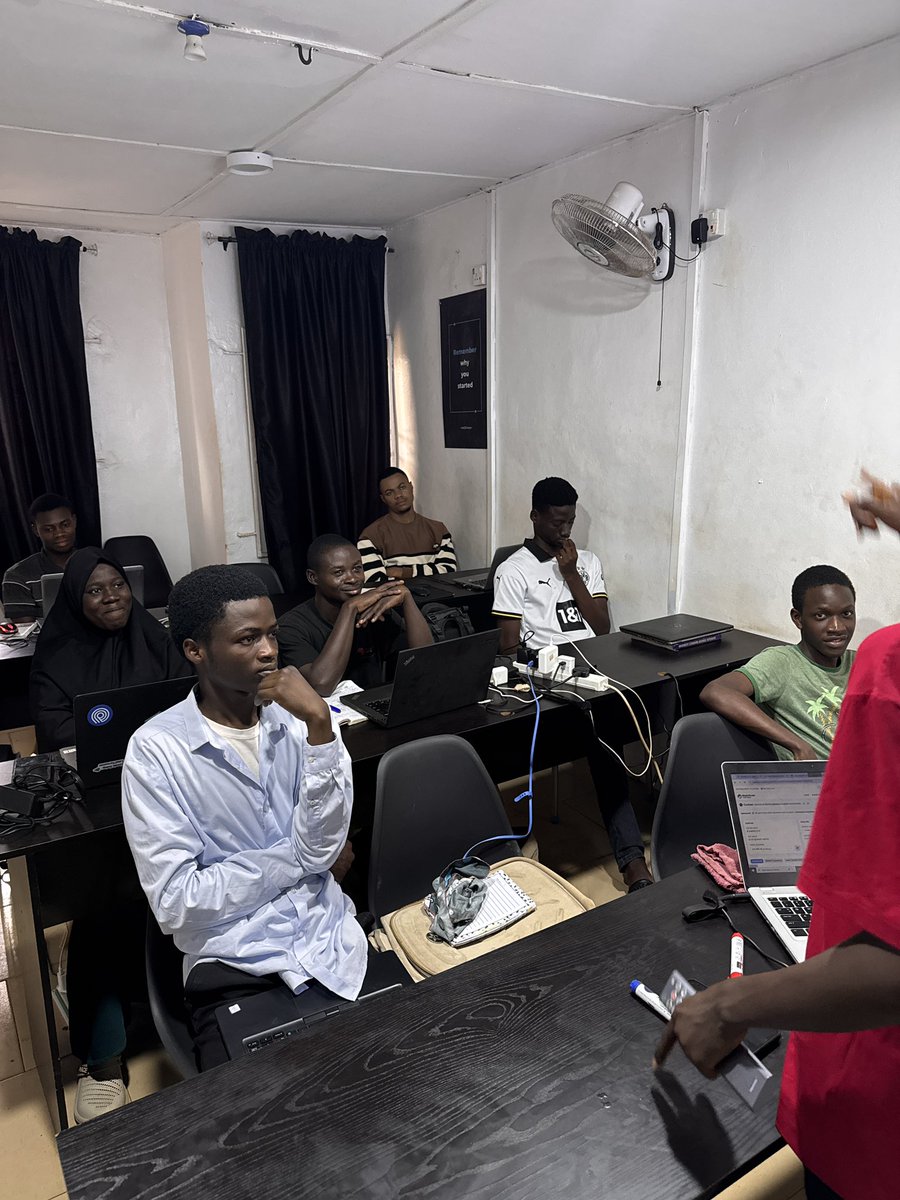 Bernard_O1's tweet image. Over the past 3 Weeks Builders @web3_nova  built for Base  Batches 
We brought 30+ New Builders On @base 
We had 9 products from Builders @web3_nova .
Thanks to @techwithmide and @Anonofweb3 for the guidance on global ideas.
We had @AbrahamNAVIG1 @jenola_dev @anuafolami_ and…