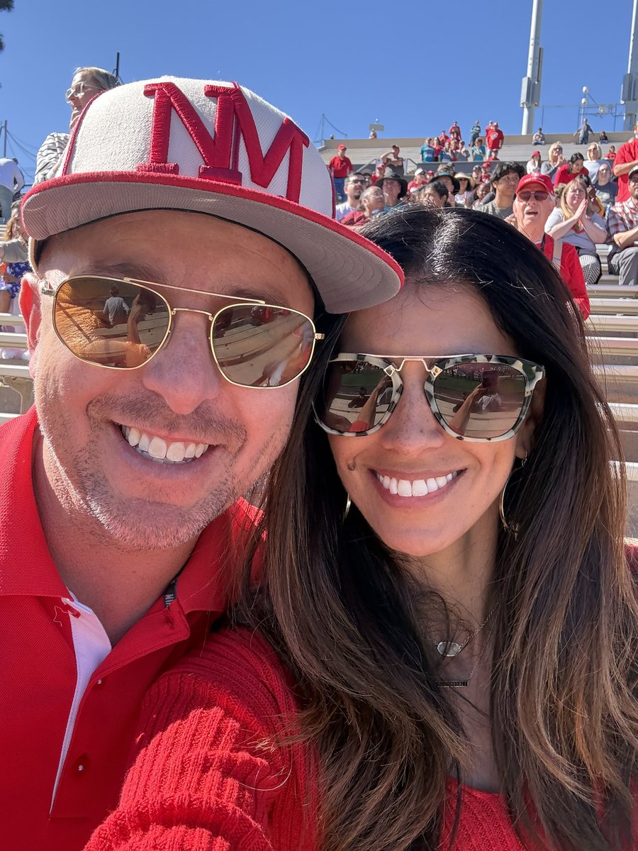 Loving this first half ! Uniforms r 🔥, weather is perfect, here with my beautiful wifey and kids!!! Great day for <a href="/UNMLoboFB/">New Mexico Football</a> victory #golobos