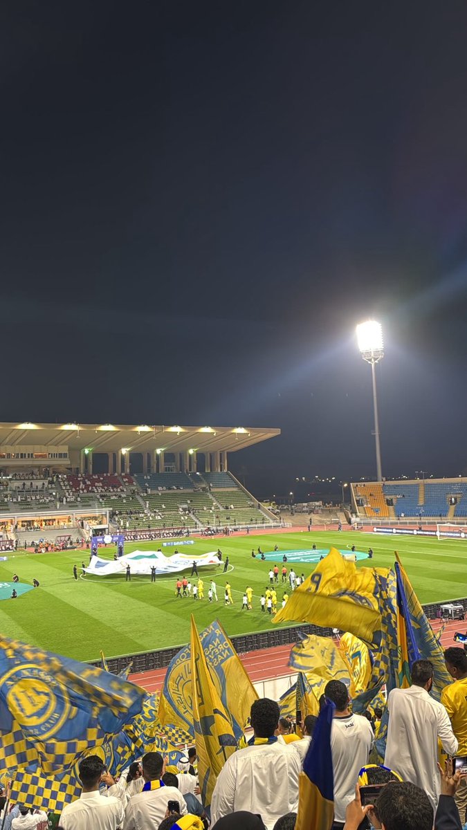 a_km123's tweet photo. العالمي💛💙 https://t.co/iL3TEo1PJv