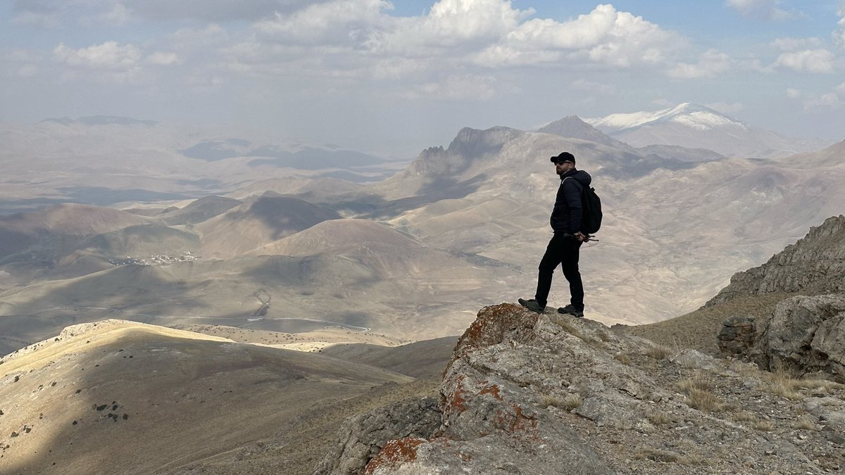 Benim meskenim dağlardır dağlar..