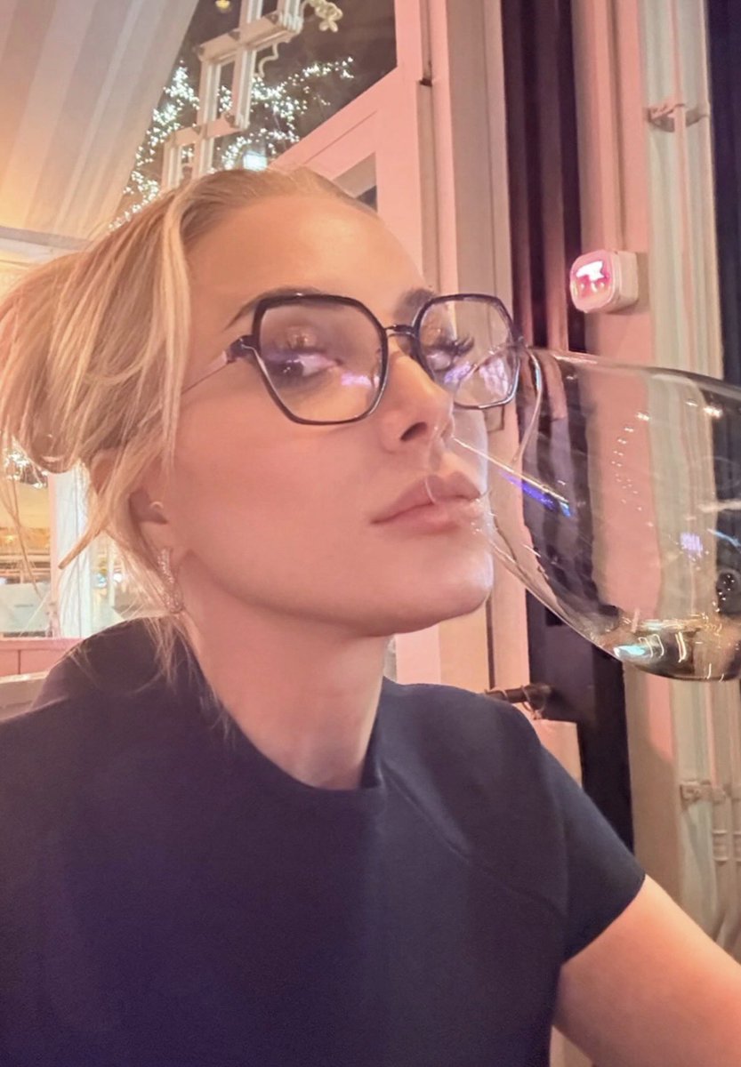 Shdolibomlove's tweet image. A beauty I’ll never get tired of looking at 🫠🖤
#DolunaySoysert