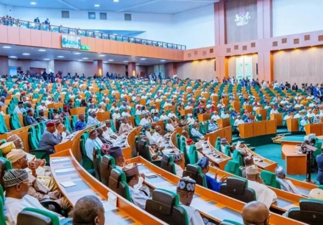 Nigeria Stories (@nigeriastories) on Twitter photo BREAKING NEWS: The Joint Committee of the Senate and House of Reps on Constitution Review has unanimously approved the creation of an additional state in the South-East geo-political zone.
When created, the South-East will be at par with the South-South, South-West, BREAKING NEWS: The Joint Committee of the Senate and House of Reps on Constitution Review has unanimously approved the creation of an additional state in the South-East geo-political zone.
When created, the South-East will be at par with the South-South, South-West,