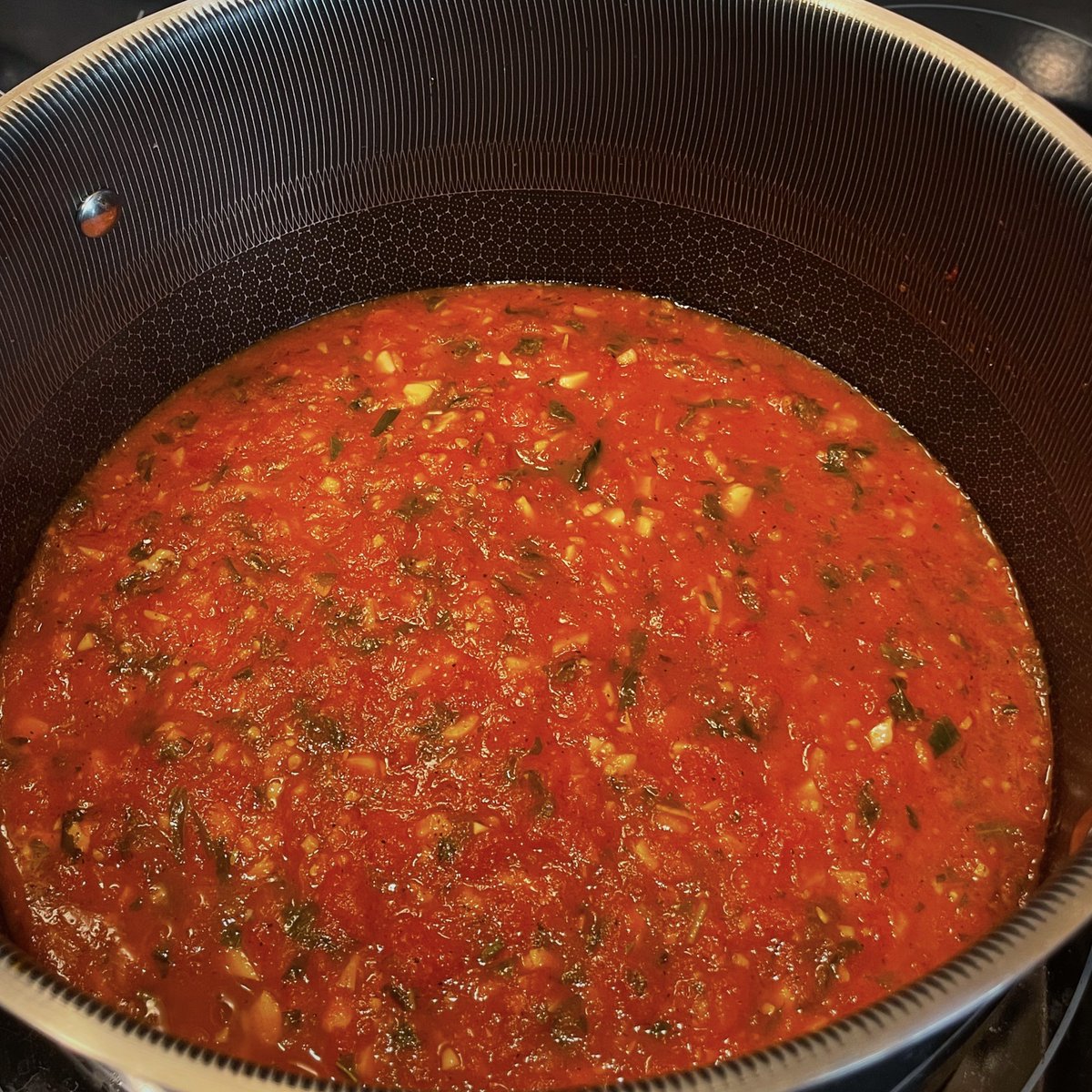 homemade tomato sauce using homegrown tomatoes and basil ❤️🍝