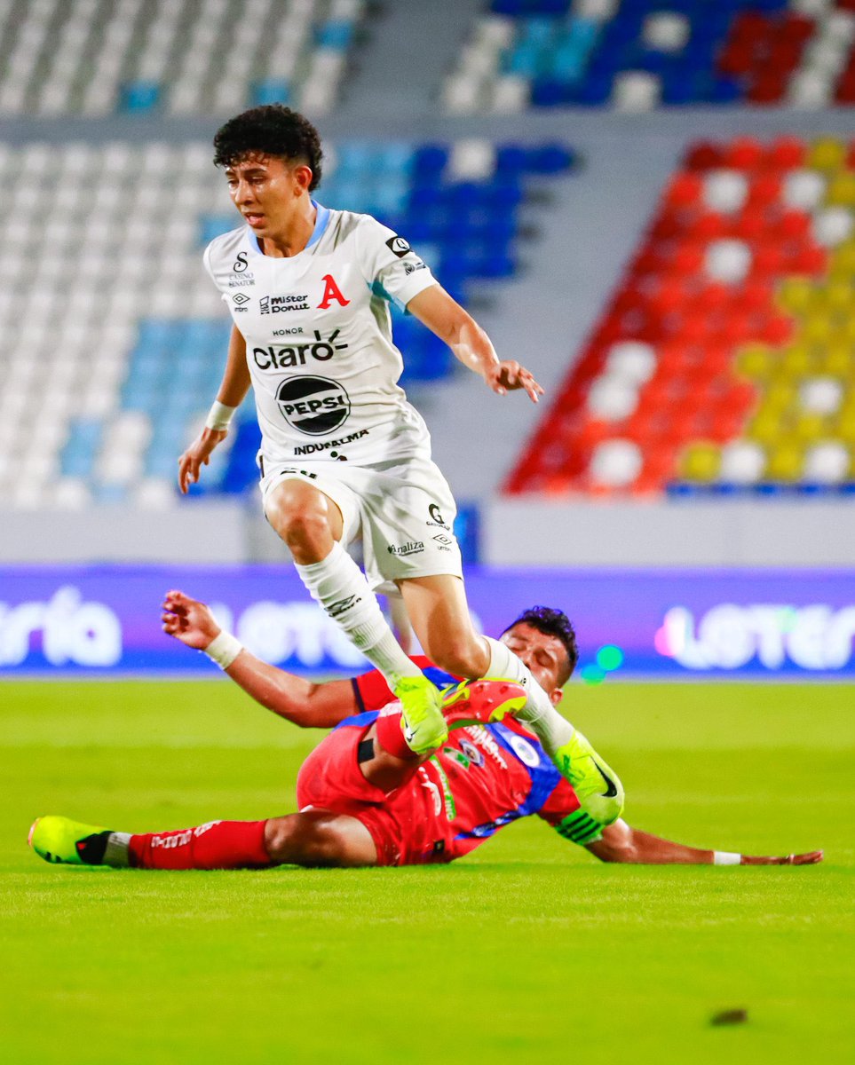 🔥 No es un partido más. FAS vs Alianza, los reyes de copas frente a frente. Los demás solo son juegos de liga… este es el clásico del odio.