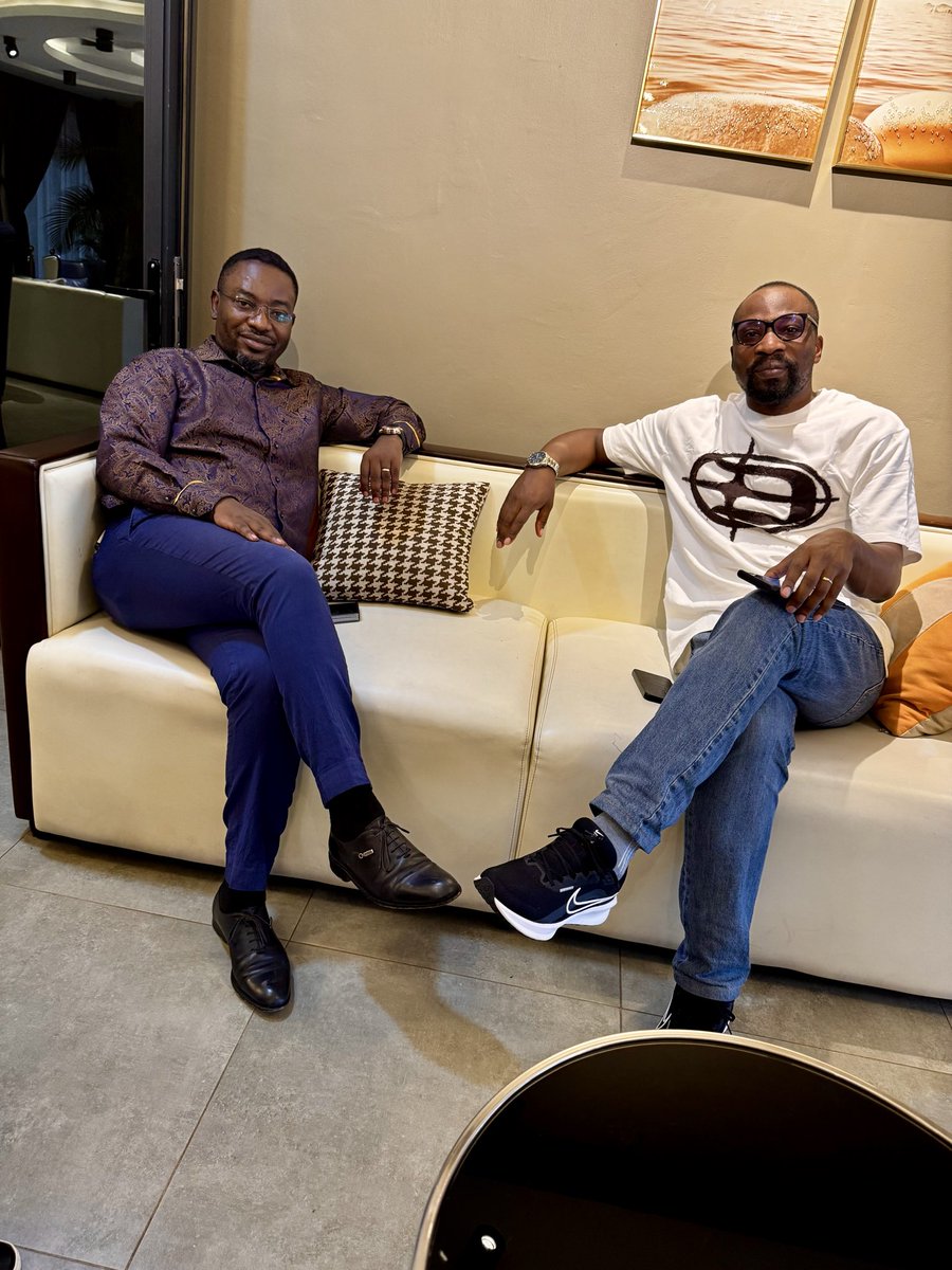 Gates_Aganze's tweet image. Soirée d’échanges enrichissants avec M. @KajunjuNapoleon 
Entre vision, expérience et ambition, chaque mot était à sa place. 
De  moment d’inspiration et de partage. 
#DrcHasTalents
#GarconsBK