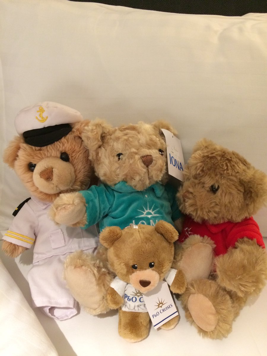 Our nite on da tile or #Iona continued @ da Limelight Club 4 a #comedy .  W’en we retrnd our cabin, found Bree in #labour so I #delivered #twins Iona an’ da lil #Aurora we nevr ‘ad on our 1st <a href="/pandocruises/">P&O Cruises</a> .