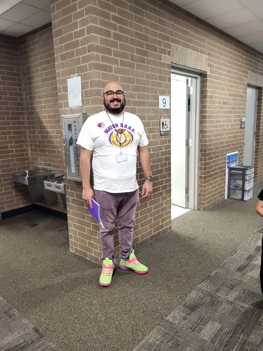 HorneElementary's tweet photo. Horne Hounddogs have Watchdog Dads making a difference on our campus. Watch them keep our students safe and be involved. #CFISDSpirit @HorneElementary #ThePathToAmazing #HornePride @CyFairISD #ChoosePublicSchools https://t.co/mzCAcPYvks