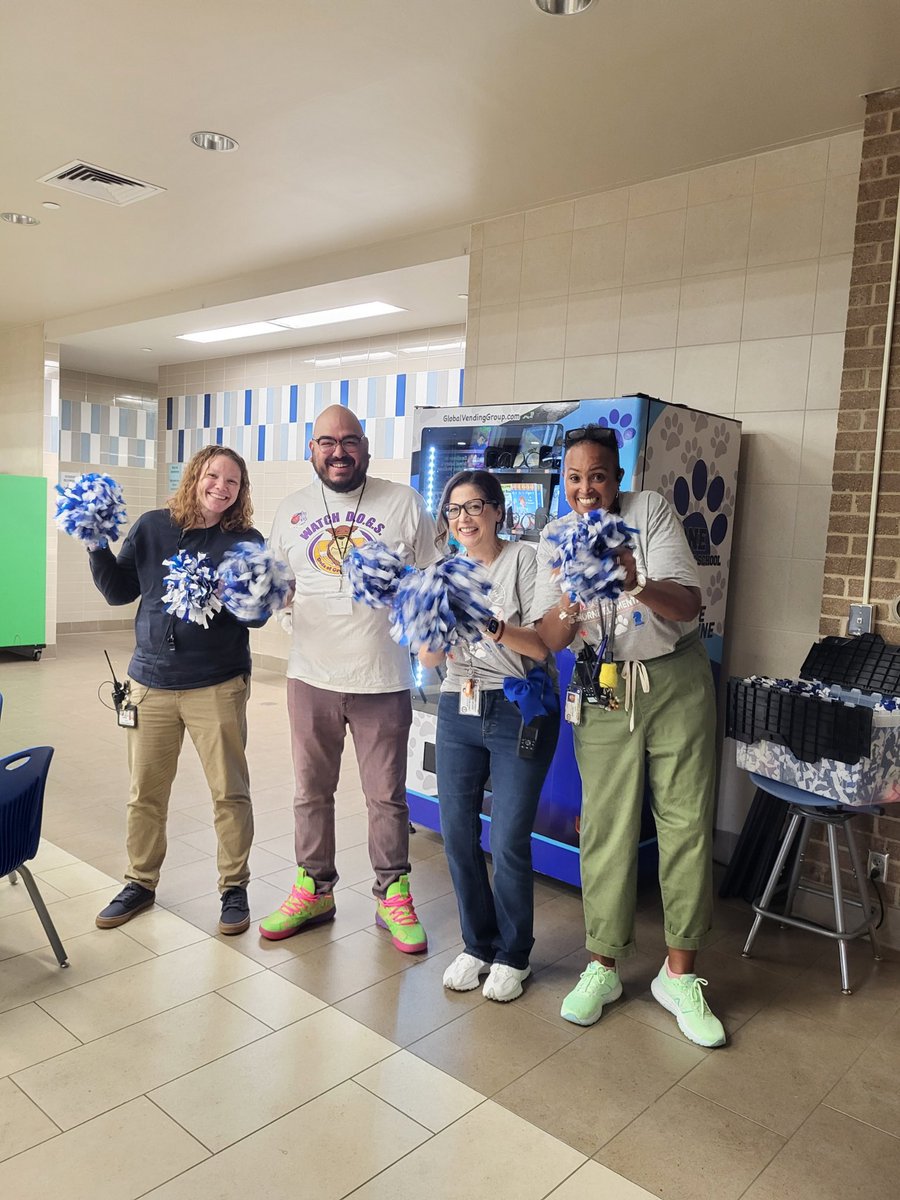HorneElementary's tweet photo. Horne Hounddogs have Watchdog Dads making a difference on our campus. Watch them keep our students safe and be involved. #CFISDSpirit @HorneElementary #ThePathToAmazing #HornePride @CyFairISD #ChoosePublicSchools https://t.co/mzCAcPYvks