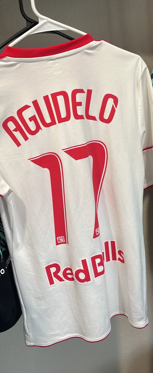 PugsRS3's tweet photo. @JuanAgudelo The first jersey I ever got after seeing the talent you had. Thank you for the great memories Juan https://t.co/dbBEwqOk0Y