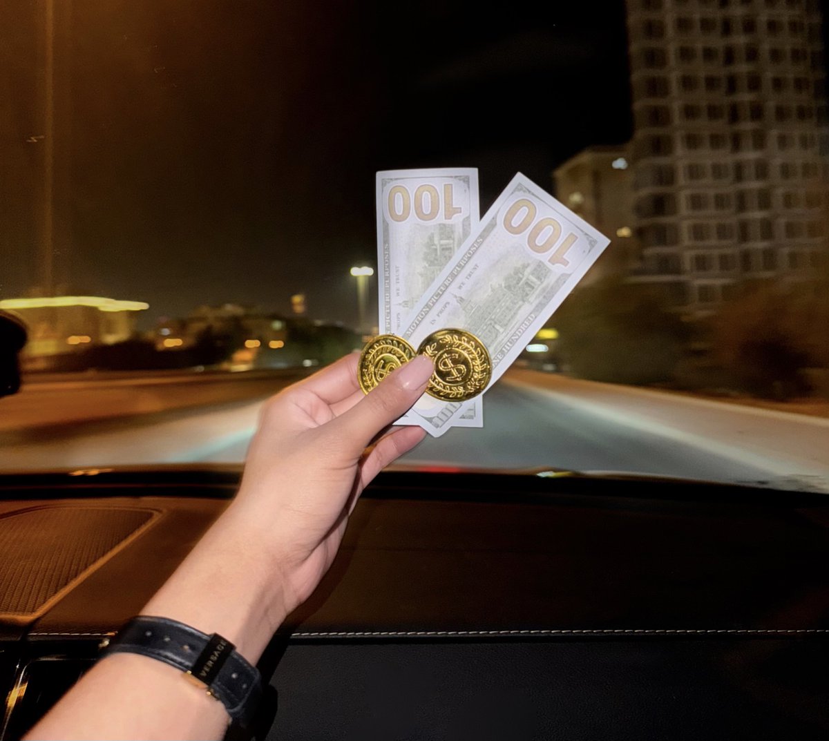 HessaAlmounes's tweet image. الا ماراح مسرحية شوية حرامية يروح ويدعيلي عجييبة عجييبة ذبحوني والله😭😭😭🤣🔥