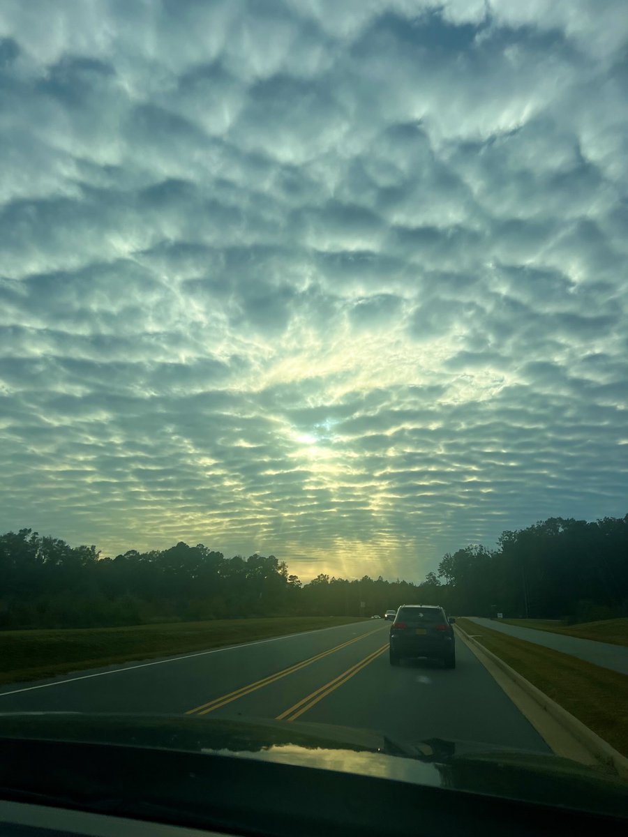 catchNwaves's tweet image. ☁️☁️☁️