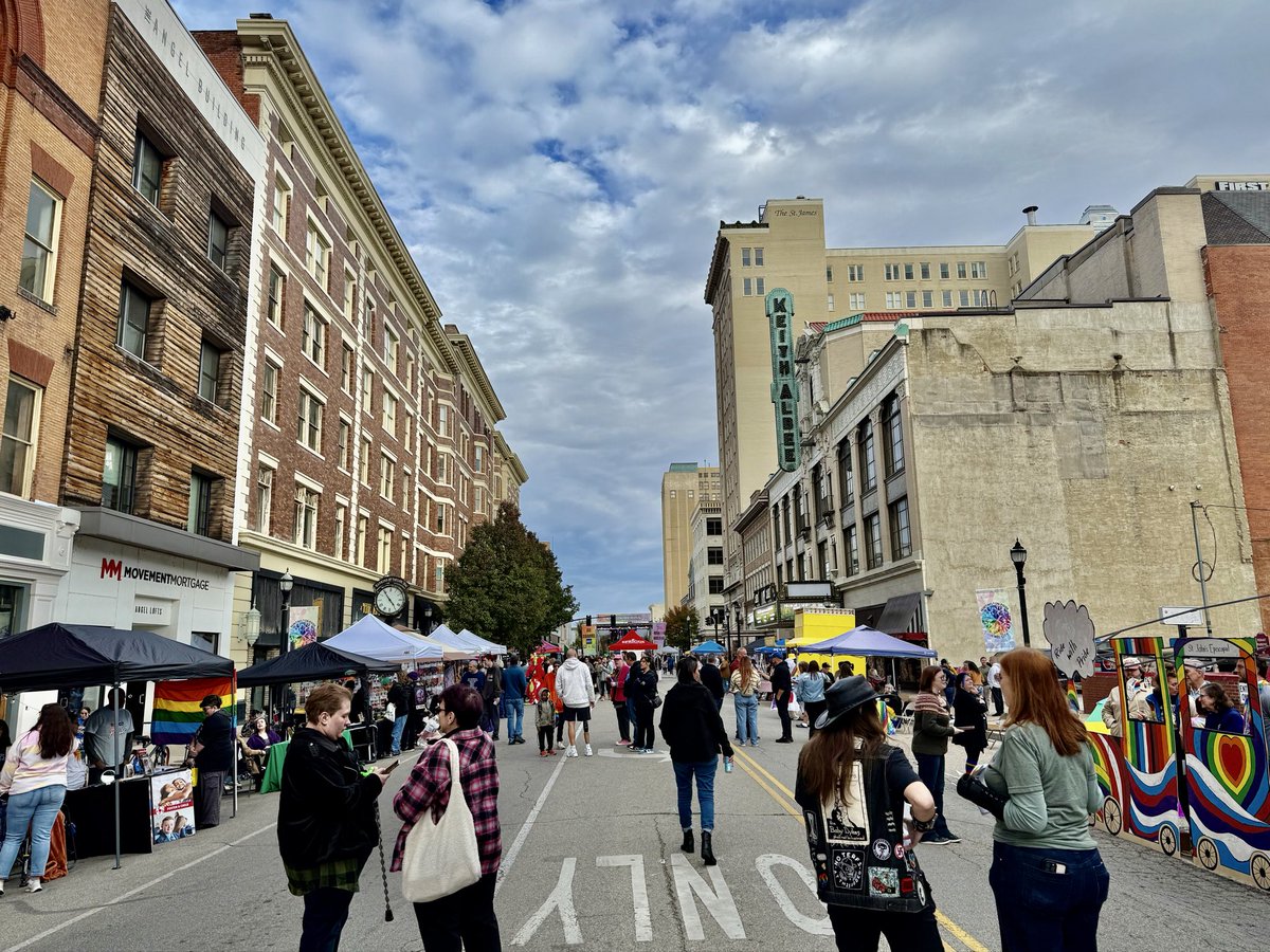 DowntownHWV's tweet image. Having a great time at Huntington Pride 2025!!!! #HuntingtonWV #Pride