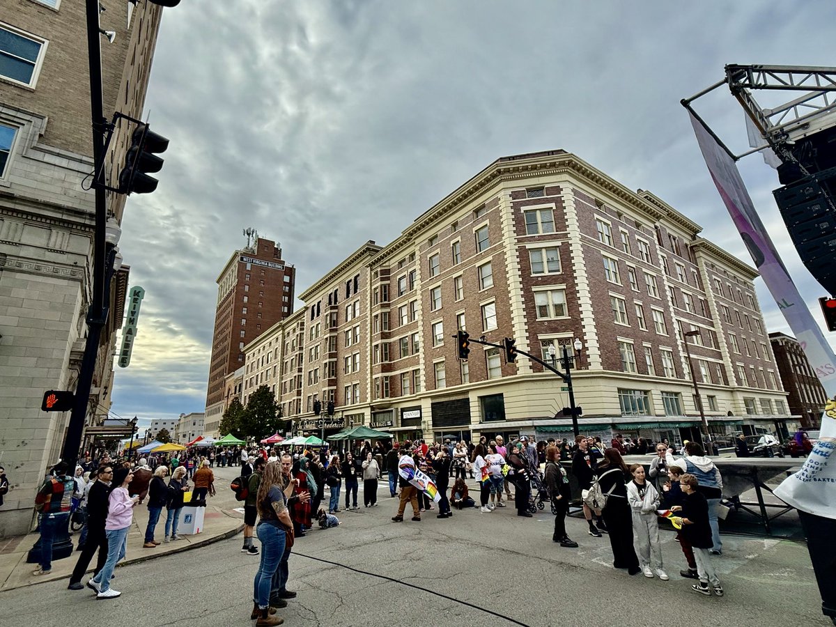 DowntownHWV's tweet image. Having a great time at Huntington Pride 2025!!!! #HuntingtonWV #Pride
