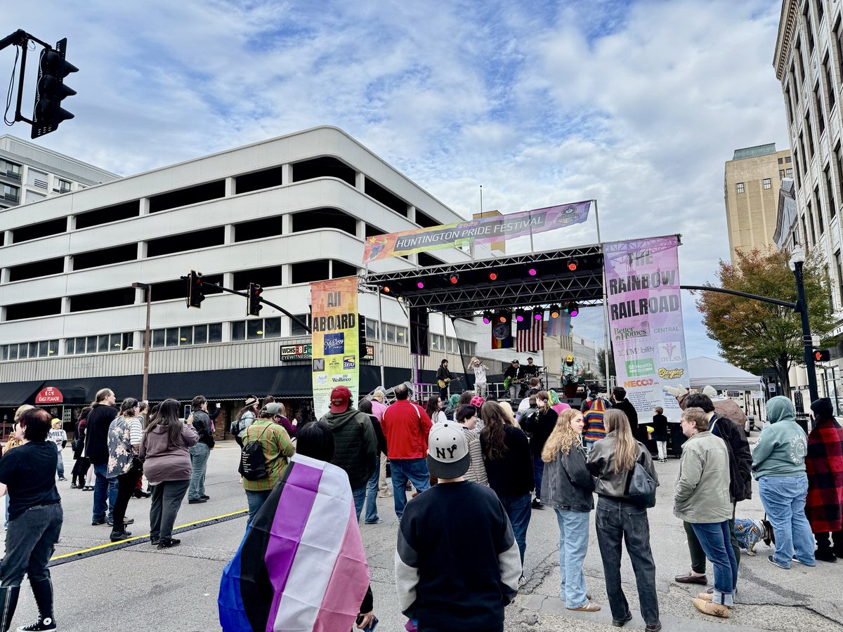 DowntownHWV's tweet image. Having a great time at Huntington Pride 2025!!!! #HuntingtonWV #Pride