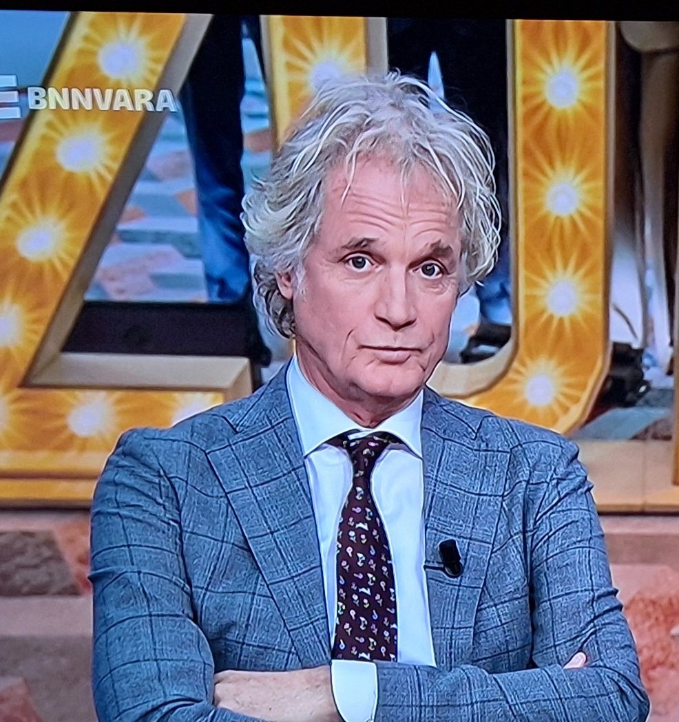 #Paternotte wordt als een kleine jongen in de hoek gezet door Jeroen Pauw 😃

#pauwendewit