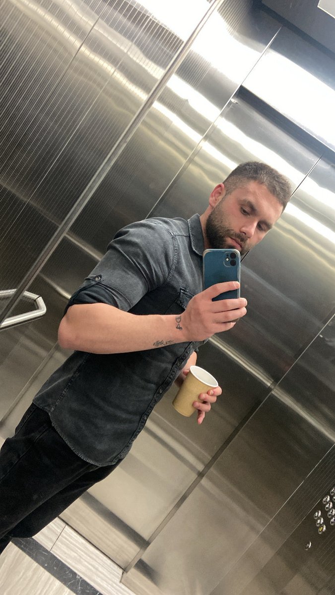 Baban kod yazmaktan sıkılıp amk hayatı diye 8. Kahve molasına çıkarken böyle görünüyordu kızım