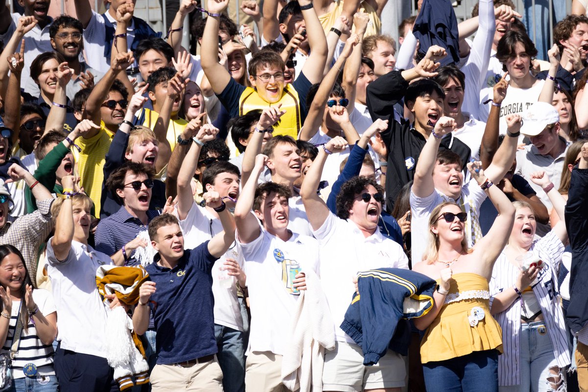 GeorgiaTech's tweet image. Helluva win. 
Helluva crowd. 
Helluva team. 
Helluva Homecoming. 
#StingEm🐝