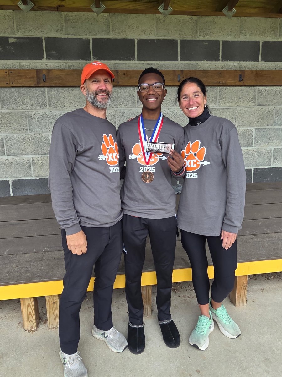 Jsims822's tweet photo. Mission Accomplished!!, words can’t express how proud I am of this kid, Justin ran a phenomenal race today and qualified for states with a time of 16:33, his PR as well. What a season son, thank you to everyone who has supported him over the last few years as well, means the world to the Sims family! @BobGreenburg