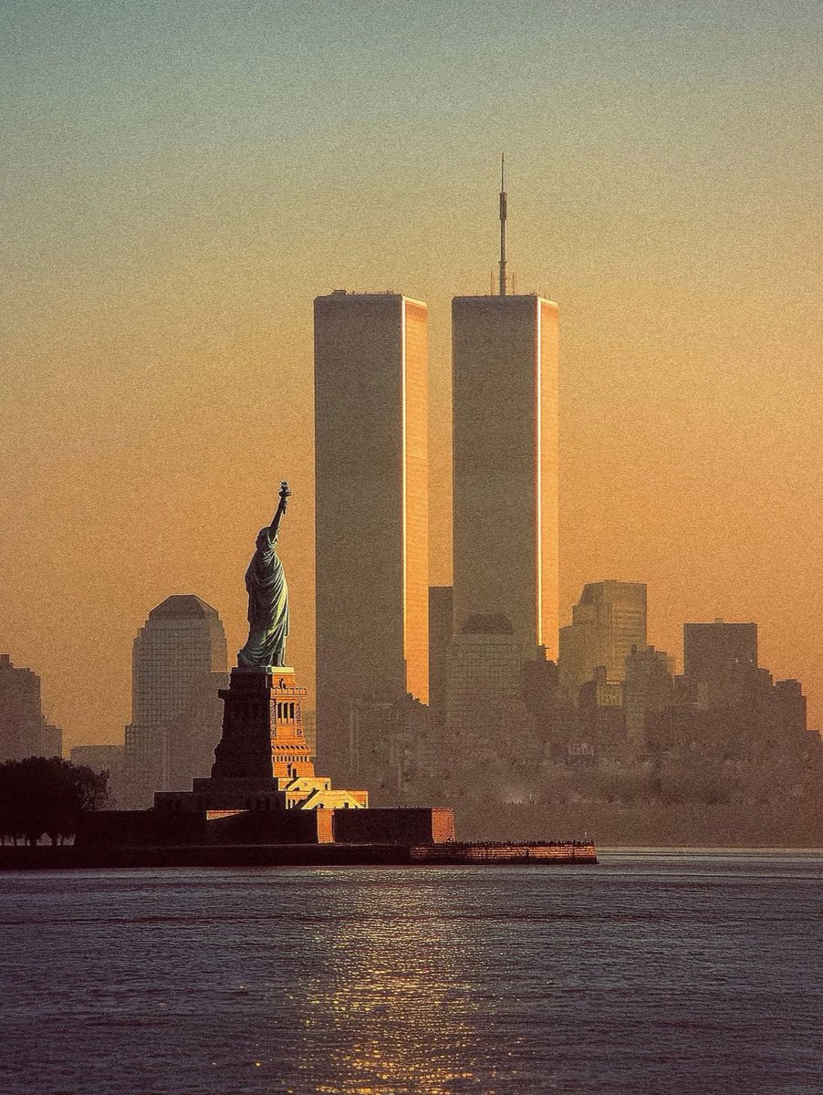 EvaLovesDesign's tweet image. Life in New York City in the 1980s